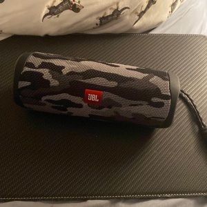 JBL flip 5